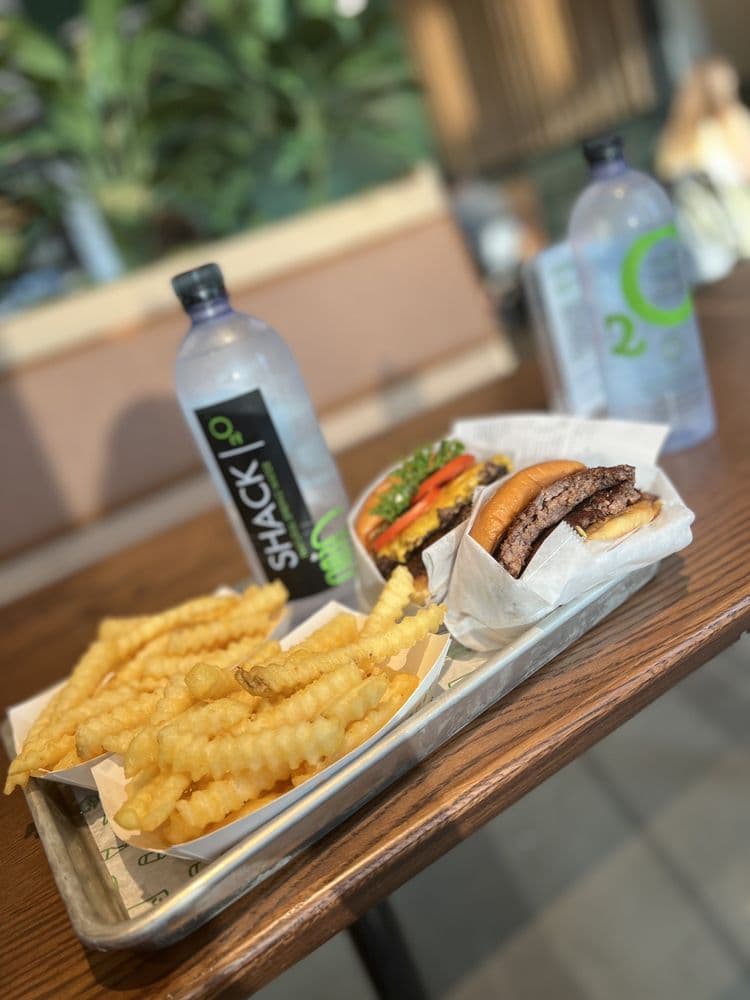 Shake Shack Chesterfield — photo 1