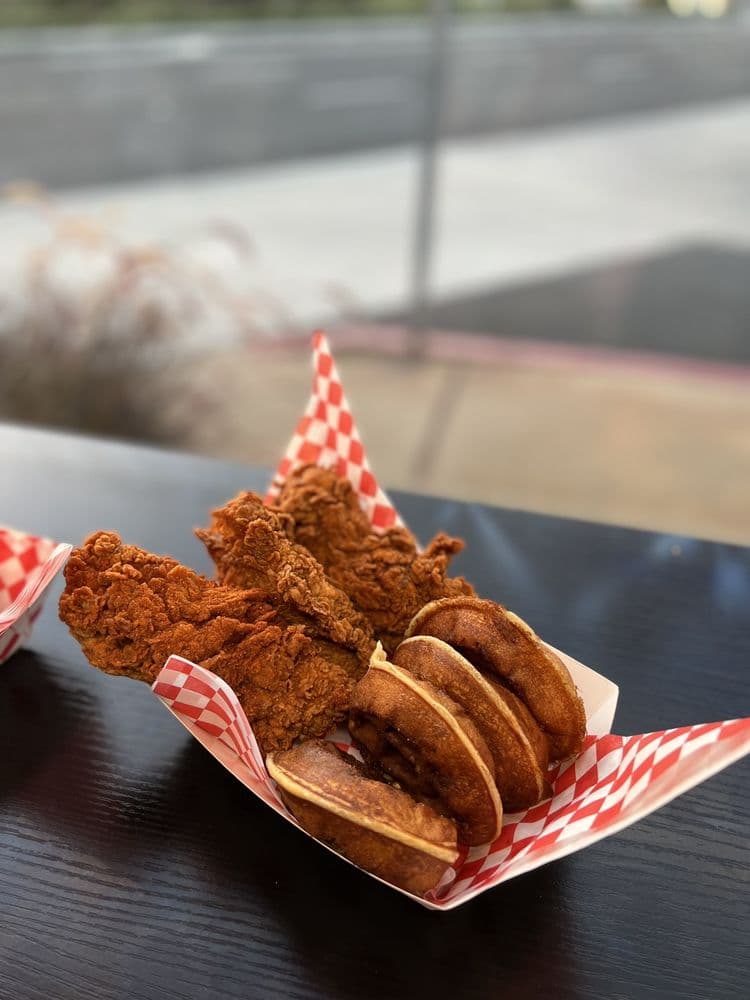 Bred Hot Chicken — photo 1