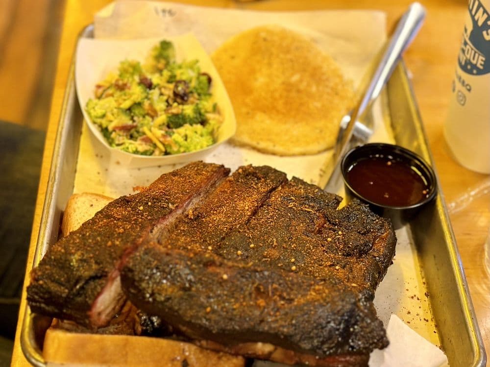 Martin's Bar-B-Que Joint — photo 1
