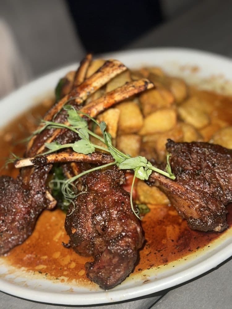 Divan Restaurant & Bar — photo 1