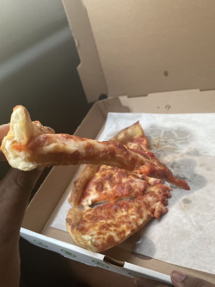 Chicago's Pizza With-A-Twist — photo 1