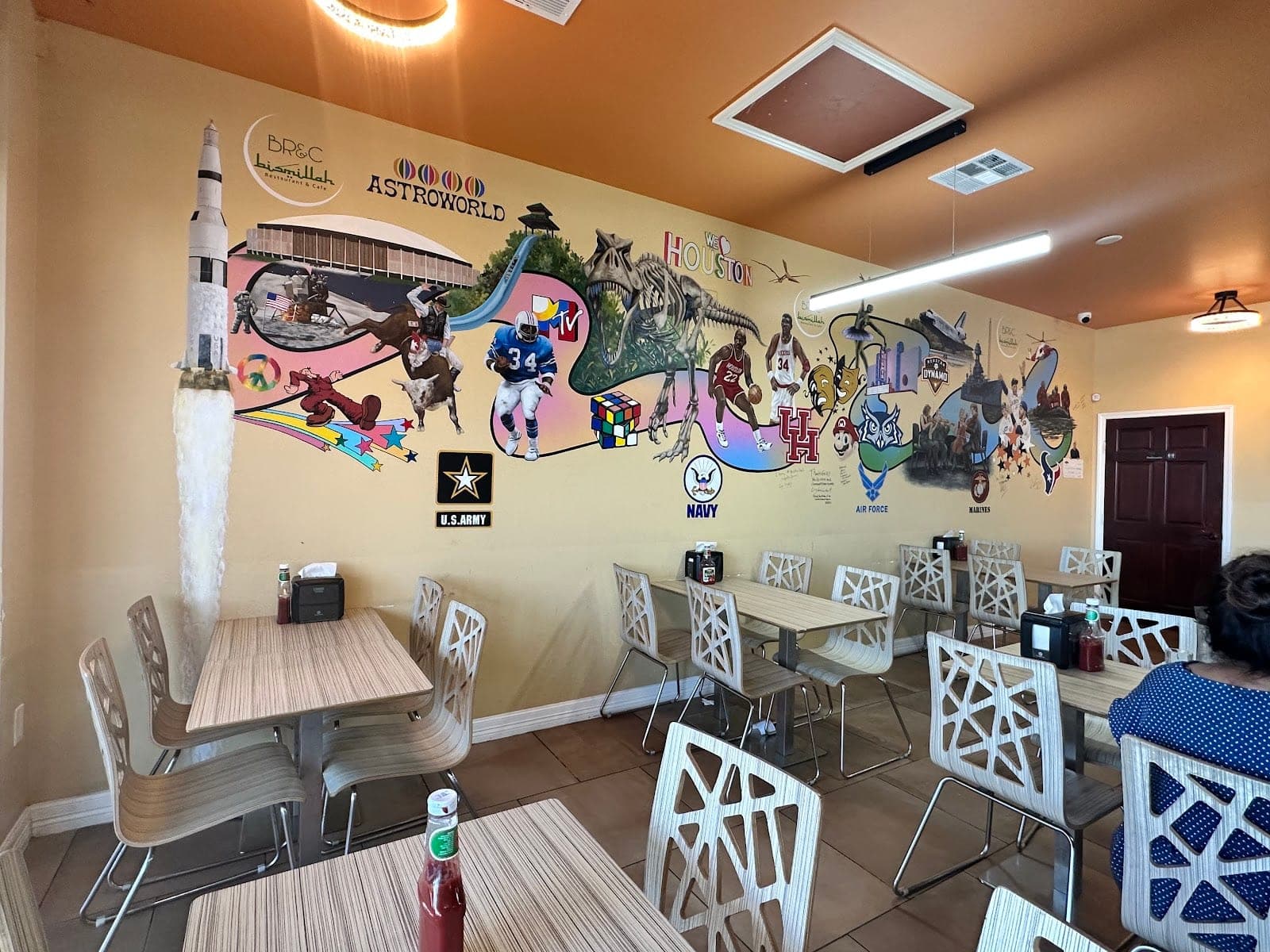 Bismillah Restaurant & Cafe — photo 3