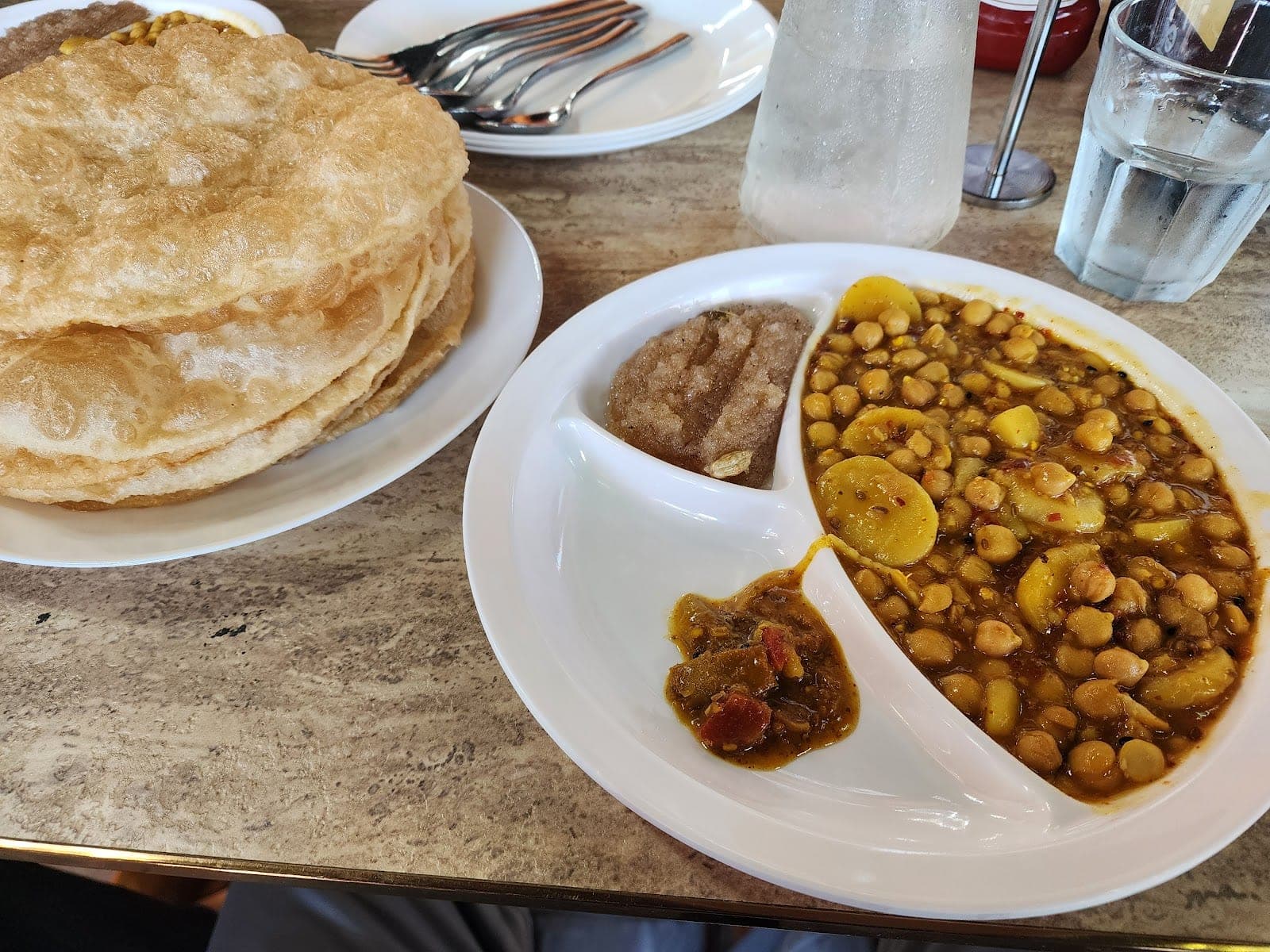 Bismillah Restaurant & Cafe — photo 6