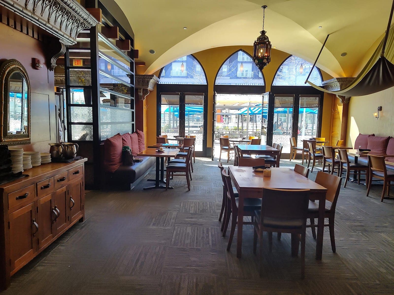 Lebanese Taverna — photo 1