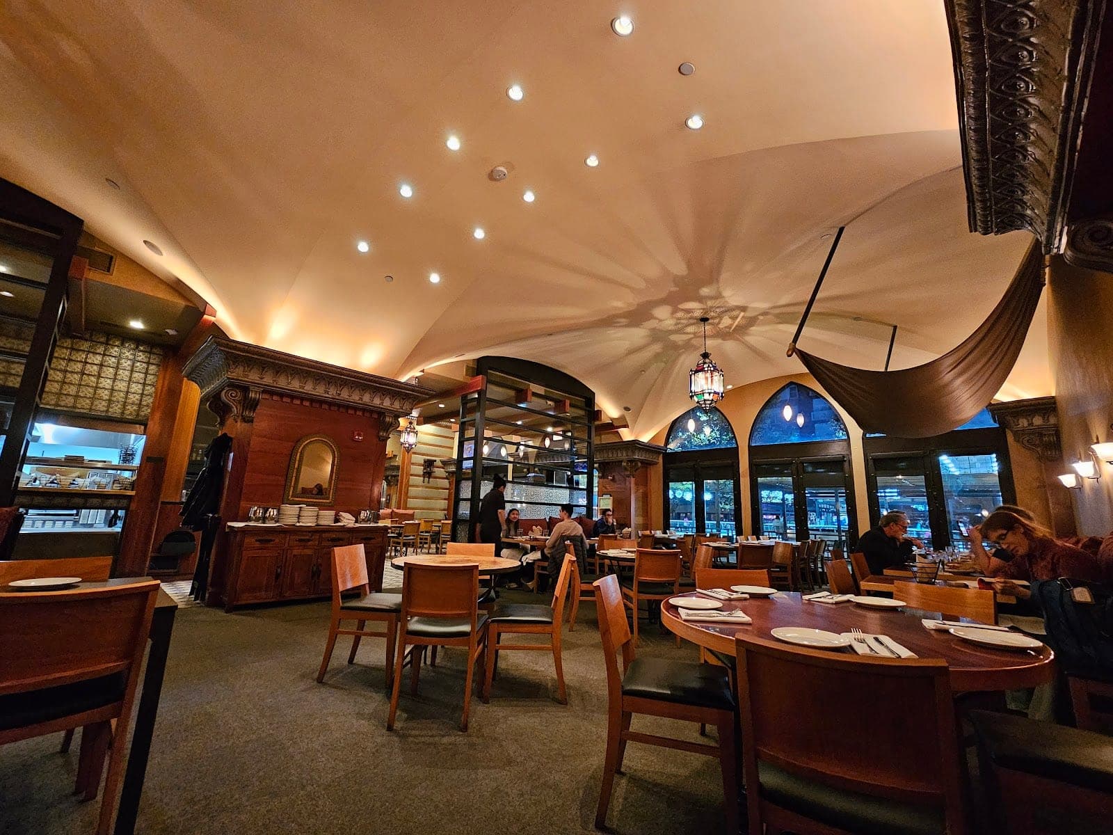 Lebanese Taverna — photo 4
