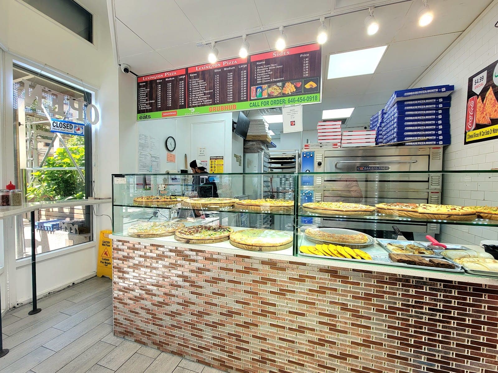 Lexington Famous Pizza — photo 4