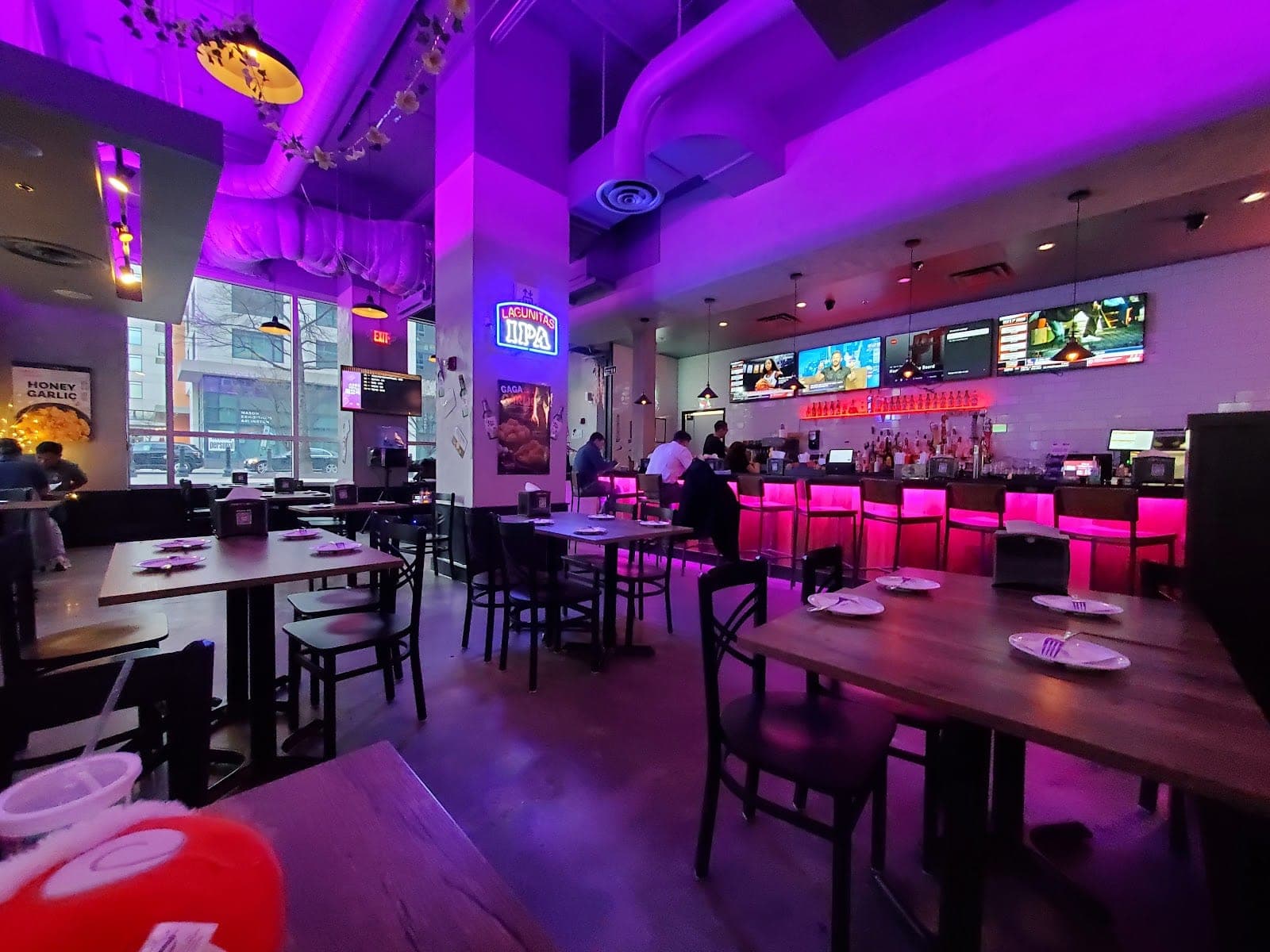 bb.q Chicken Virginia Square — photo 3
