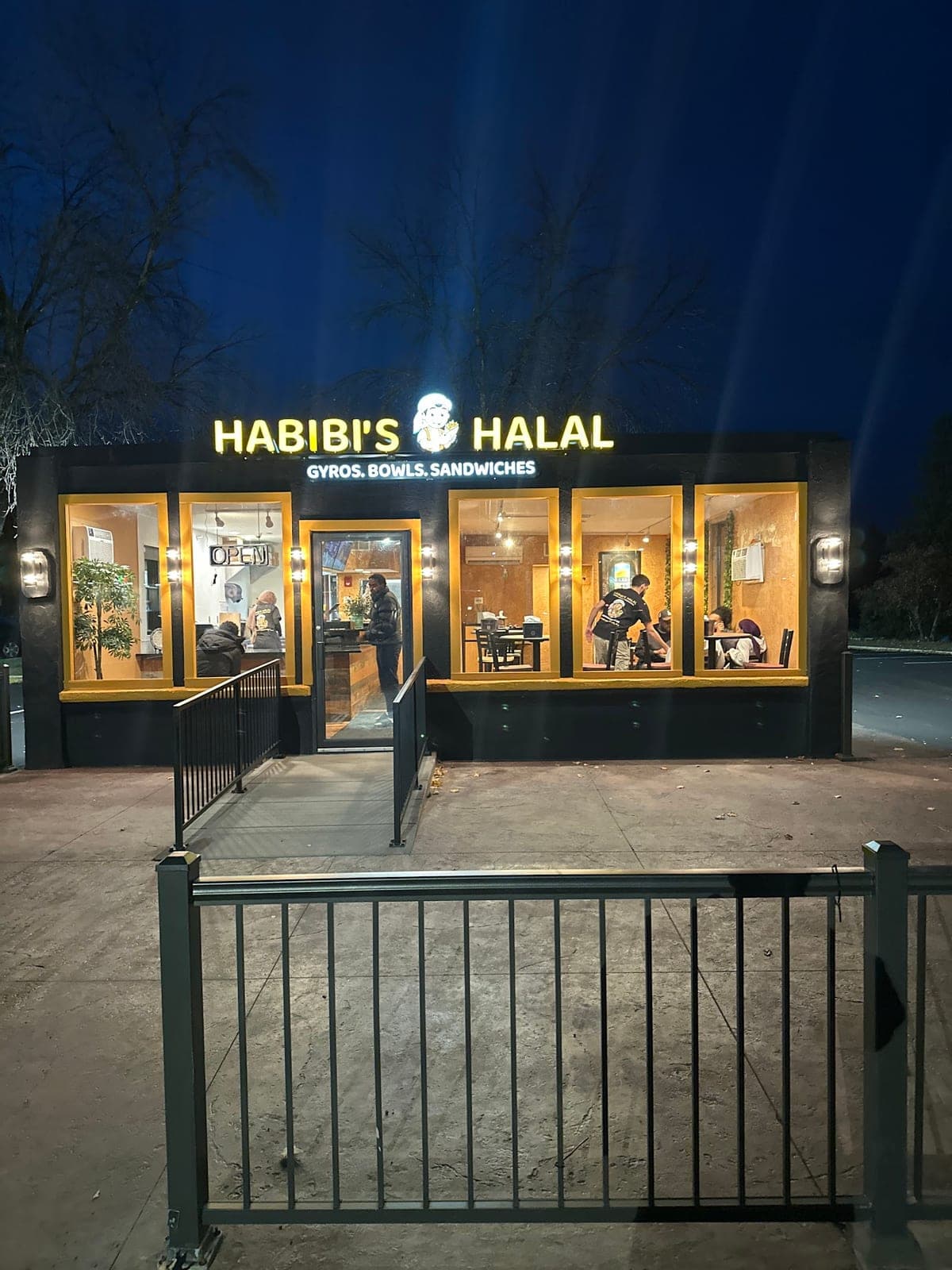 Habibi's Halal — photo 1
