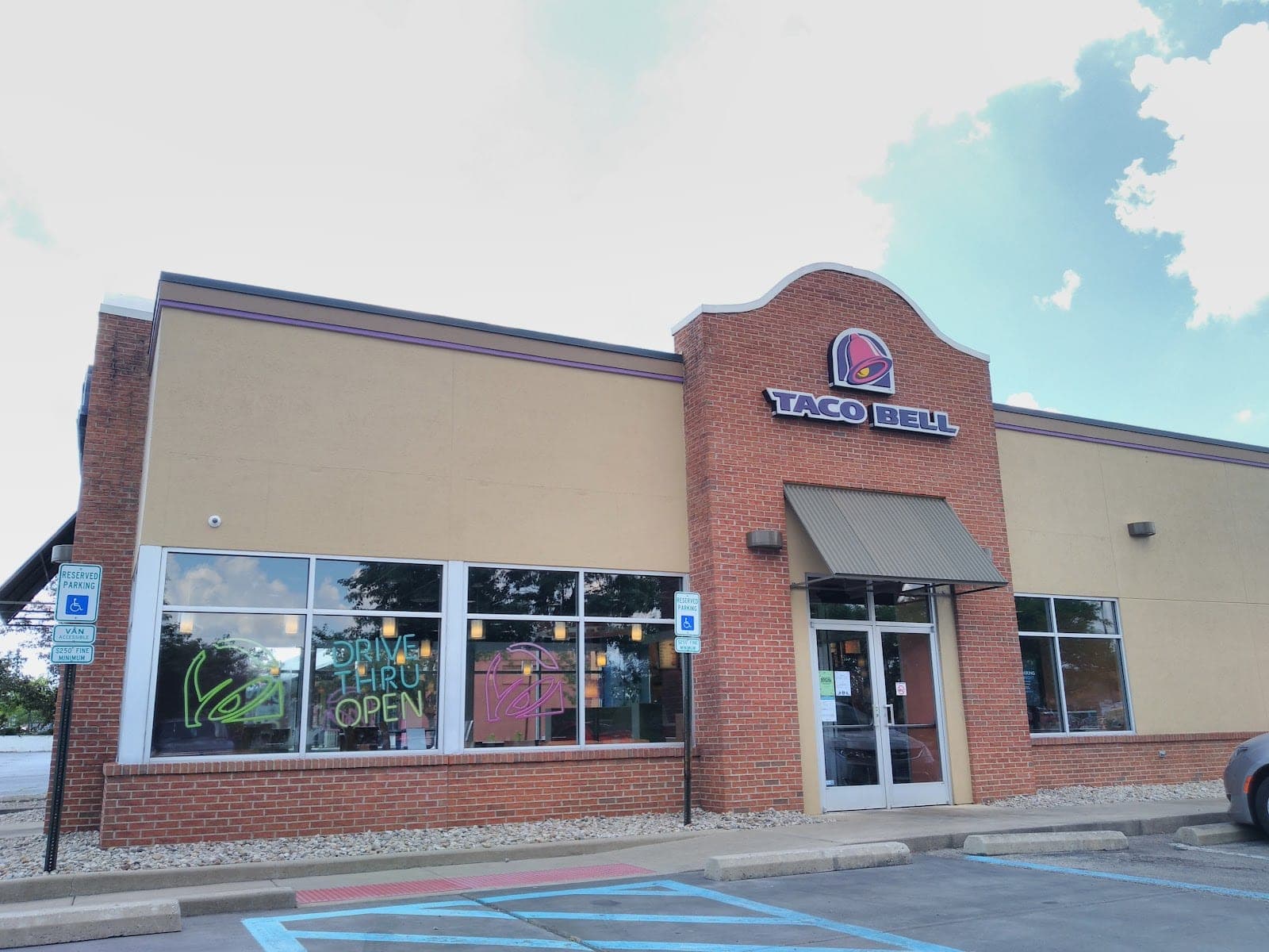 Taco Bell — photo 2