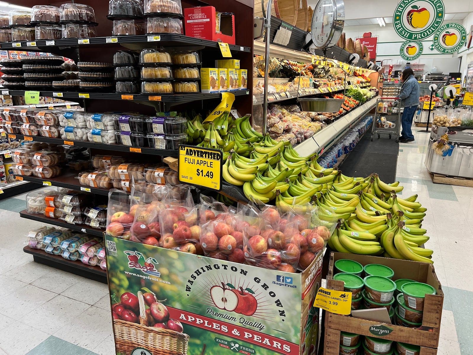 Sterling Apple Market — photo 2