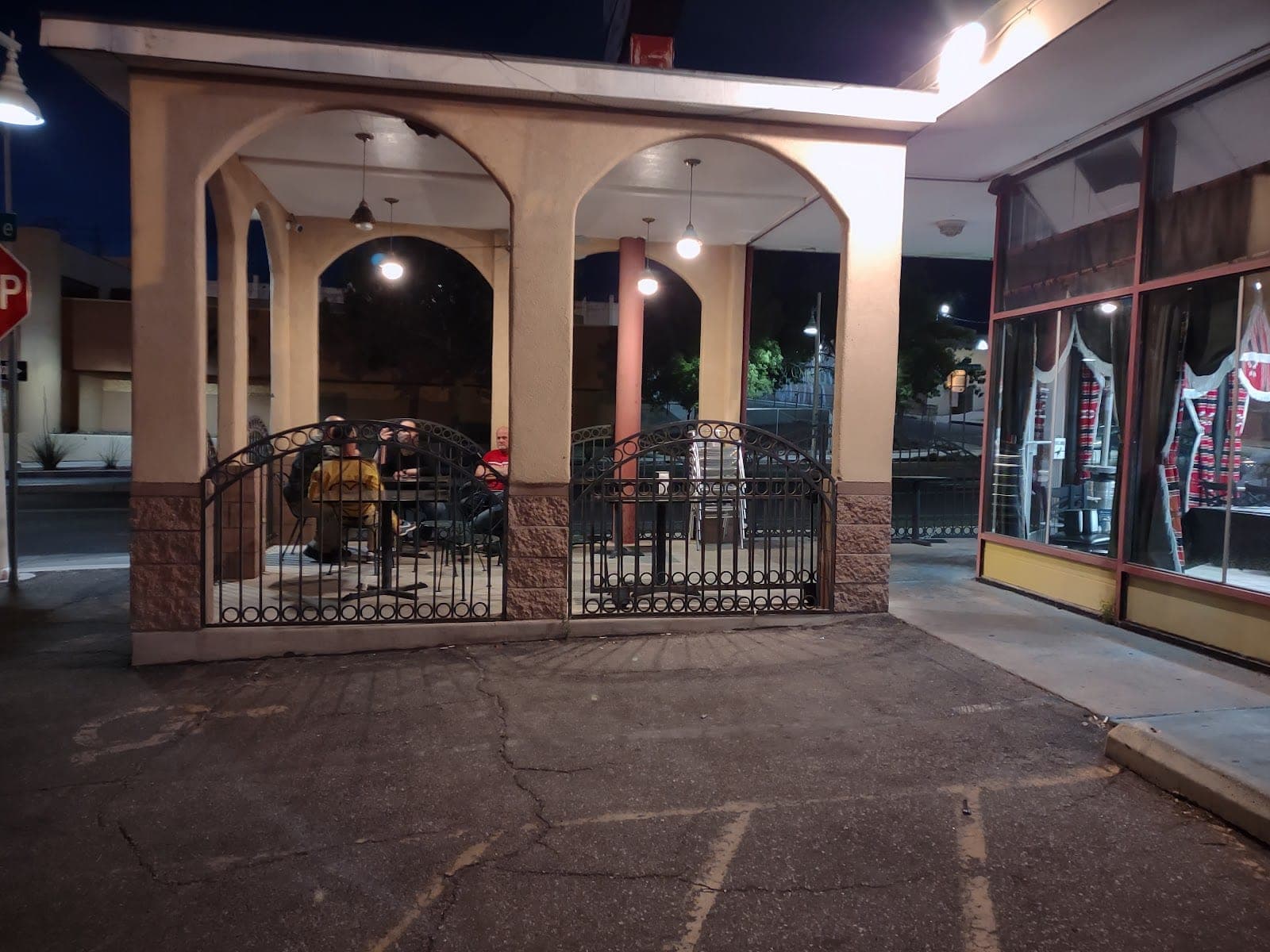 Yasmine's Cafe — photo 1