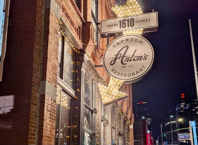 Anton's — photo 2