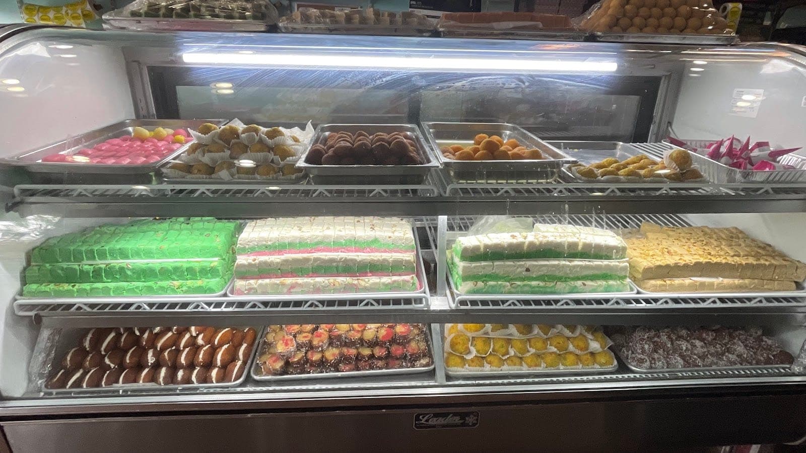 Shiney's Sweets & Restaurant — photo 4