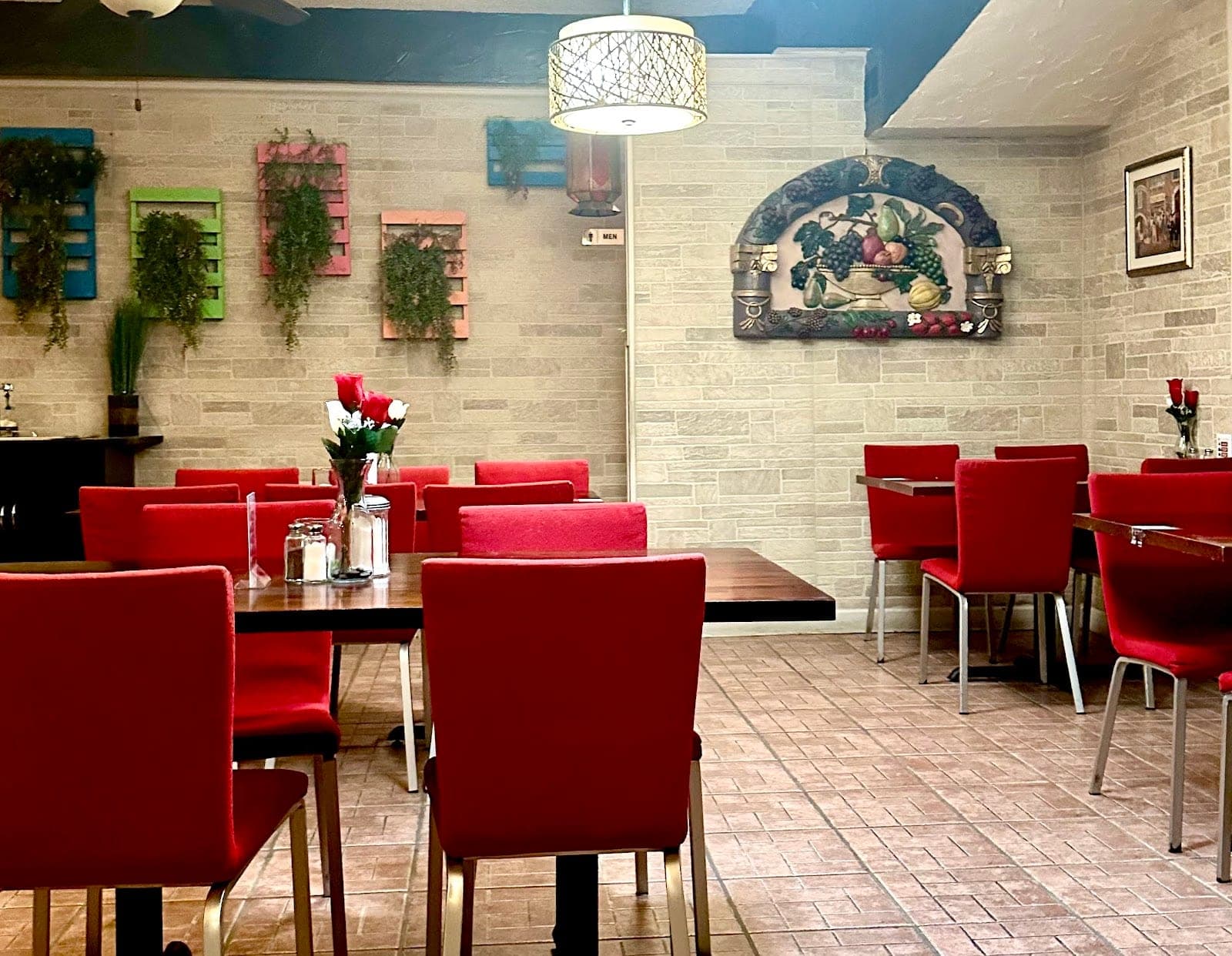 Larsa's Restaurant — photo 3
