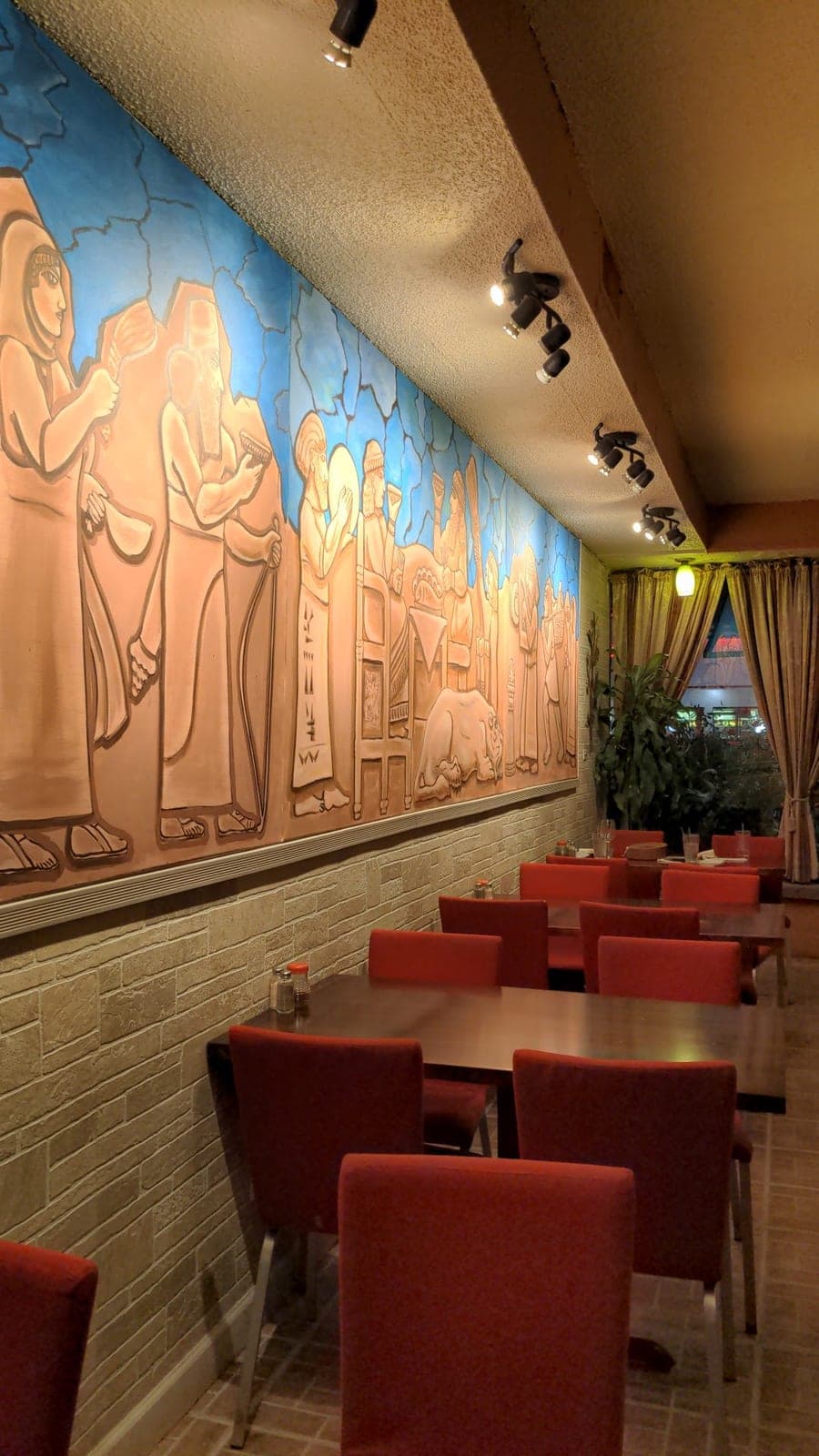 Larsa's Restaurant — photo 4