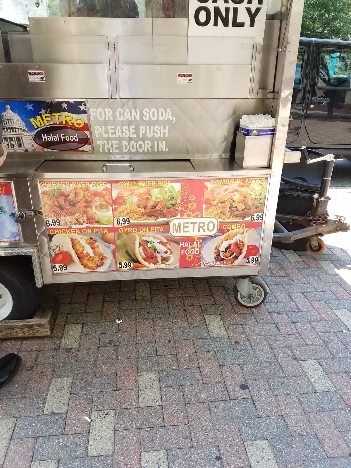 Metro Halal Food Cart — photo 4