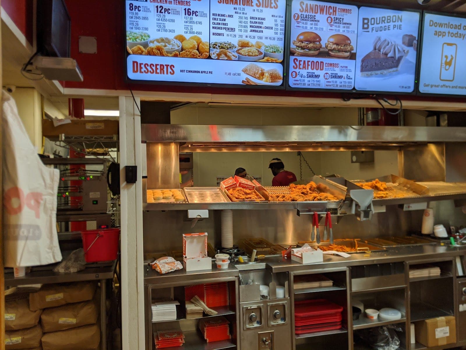 Popeyes Louisiana Kitchen — photo 1