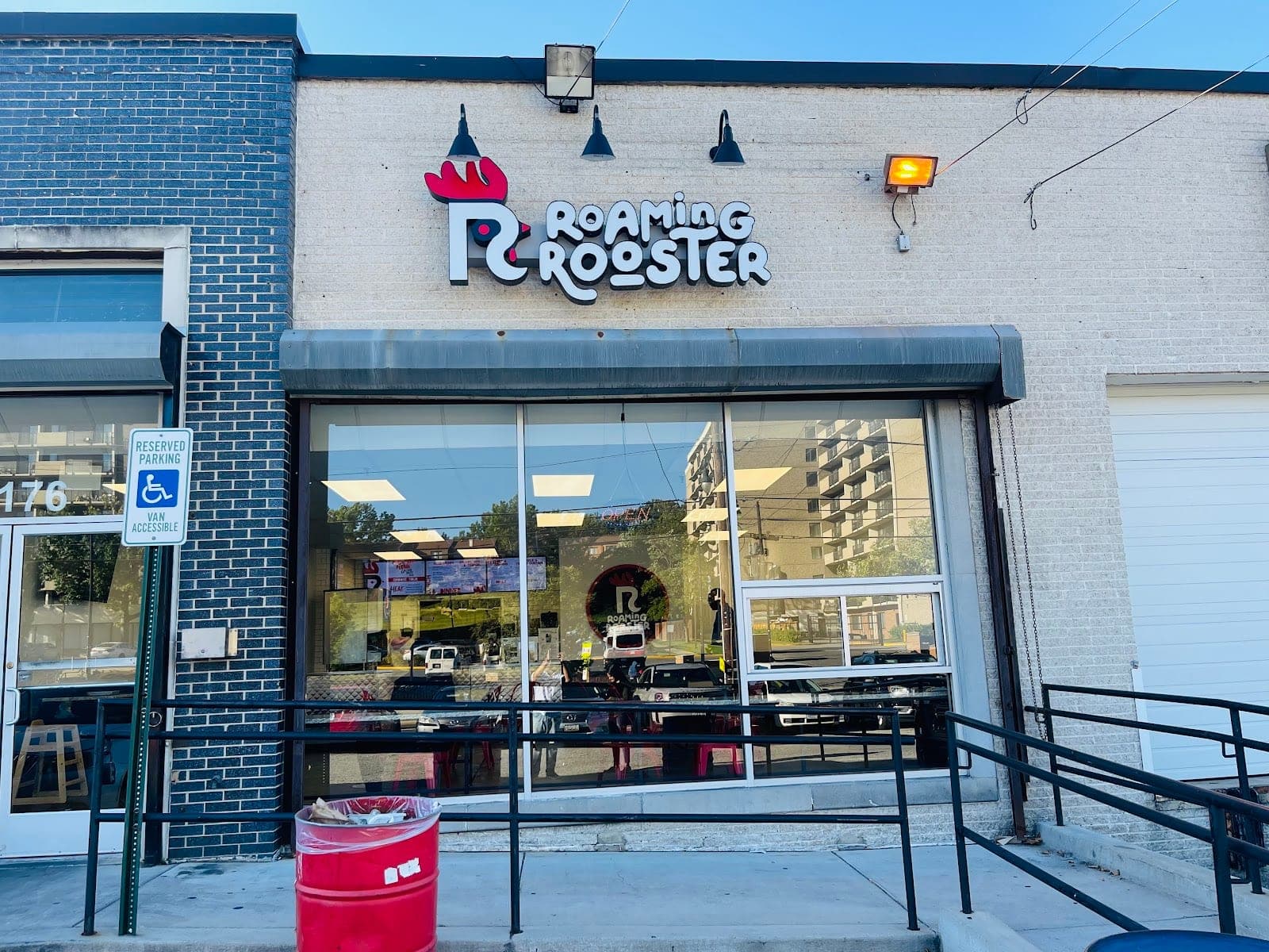 Roaming Rooster — photo 1