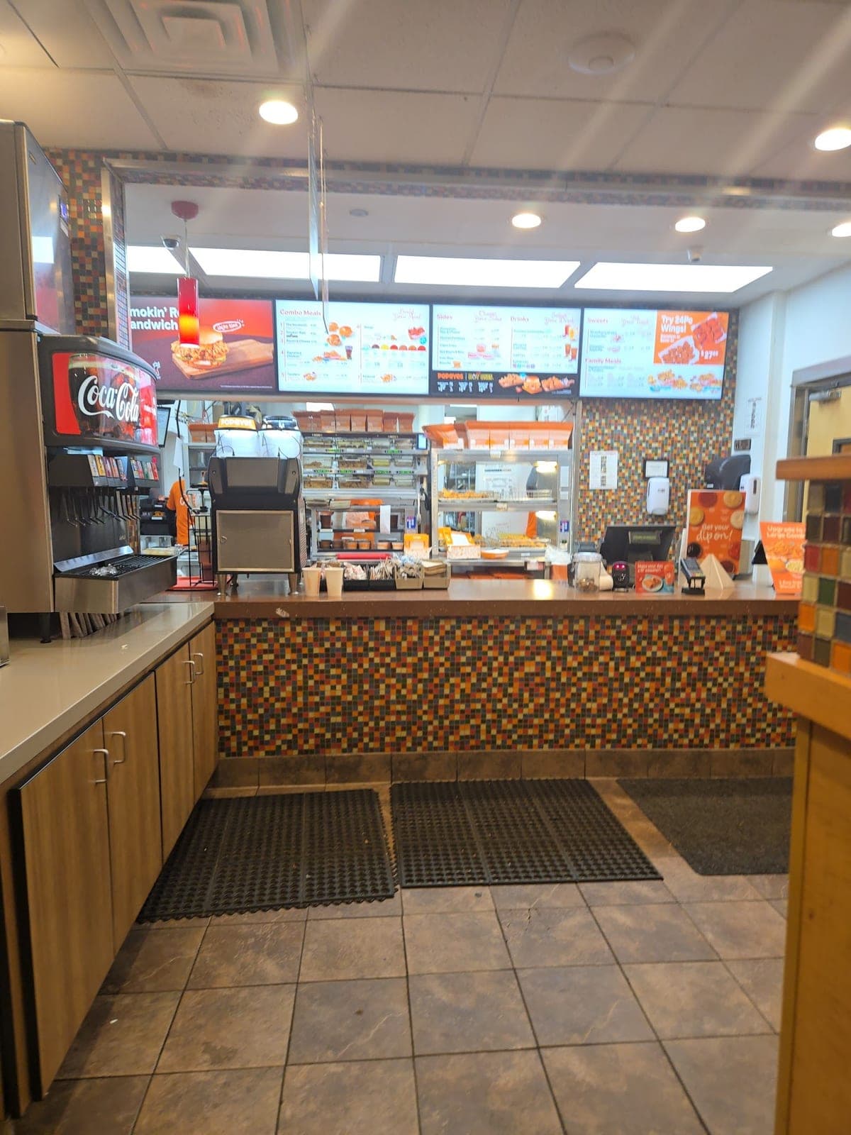 Popeyes Louisiana Kitchen — photo 3