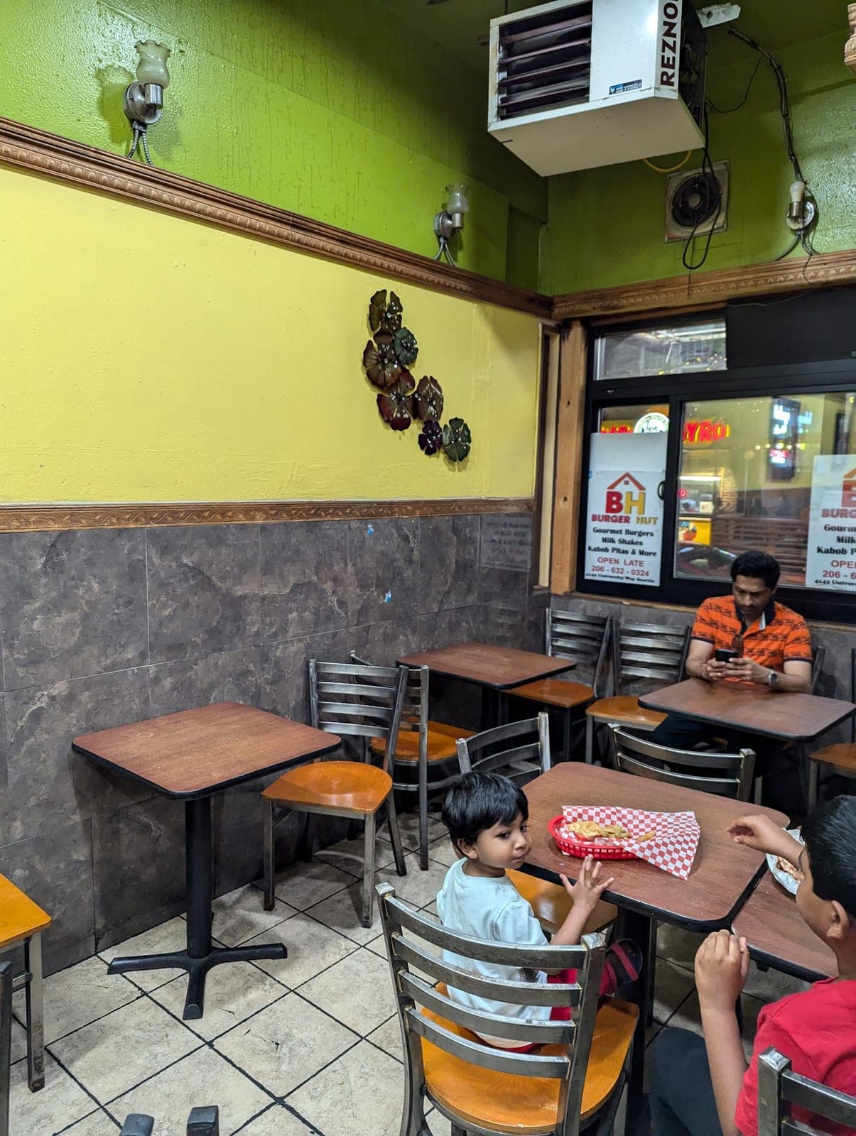 Burger Hut — photo 4