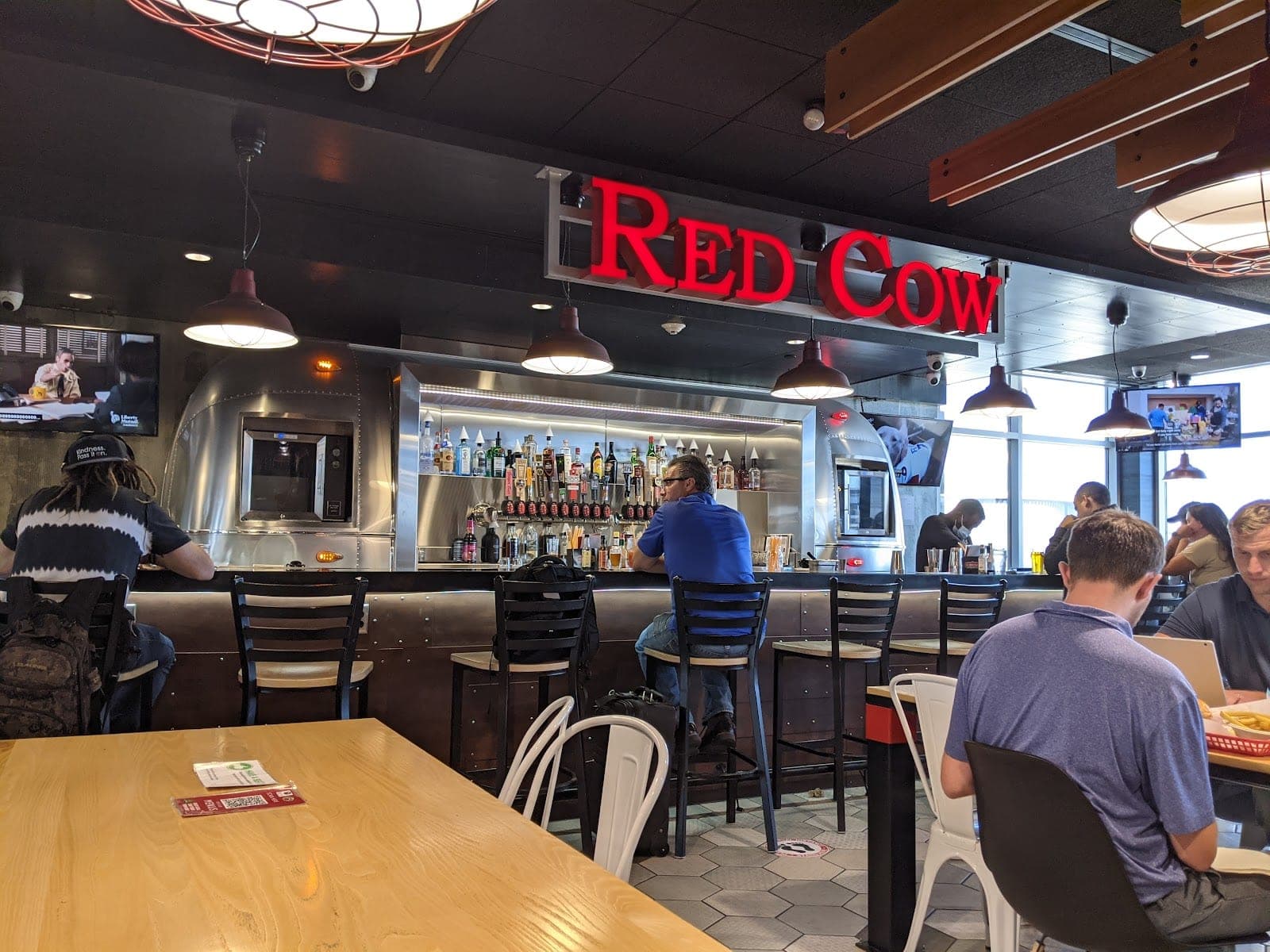 Red Cow — photo 1