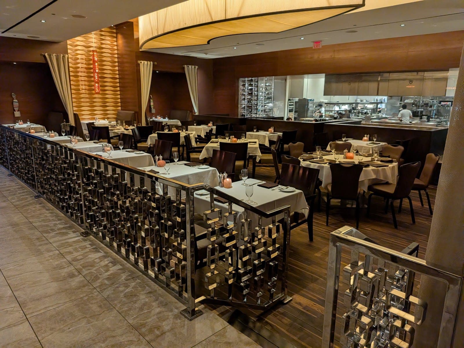 Council Oak Steaks & Seafood — photo 3