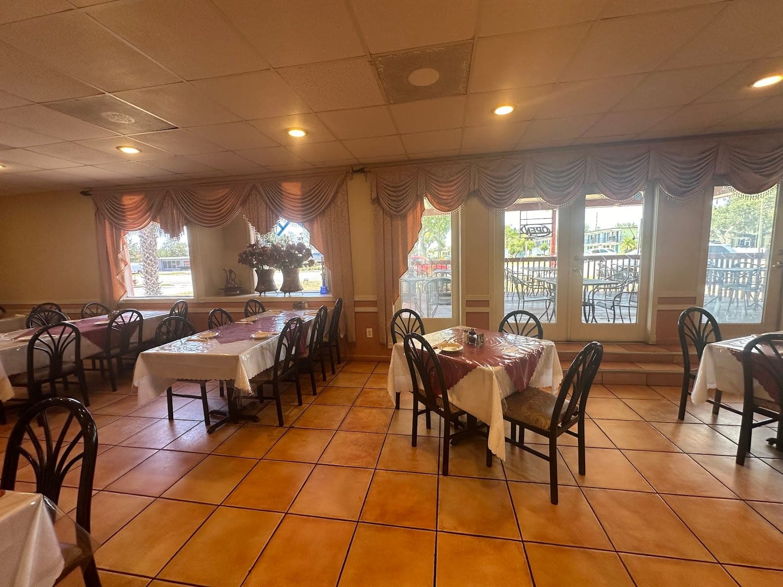 Mirage Restaurant — photo 2