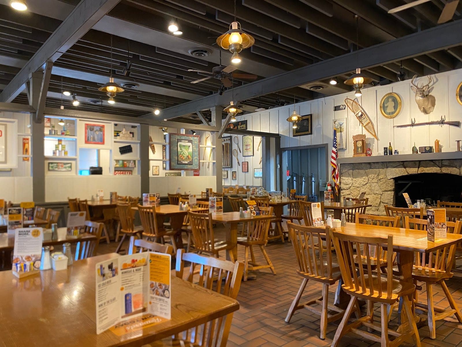 Cracker Barrel — photo 4