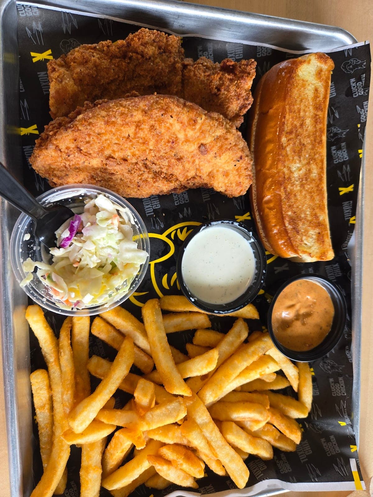 Tuxon Chix — photo 2