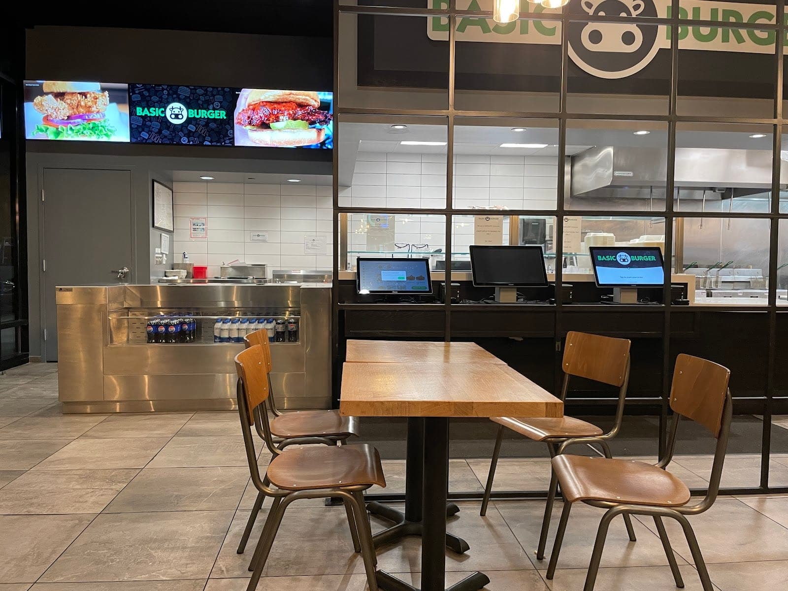 Basic Burger - Tysons West — photo 1