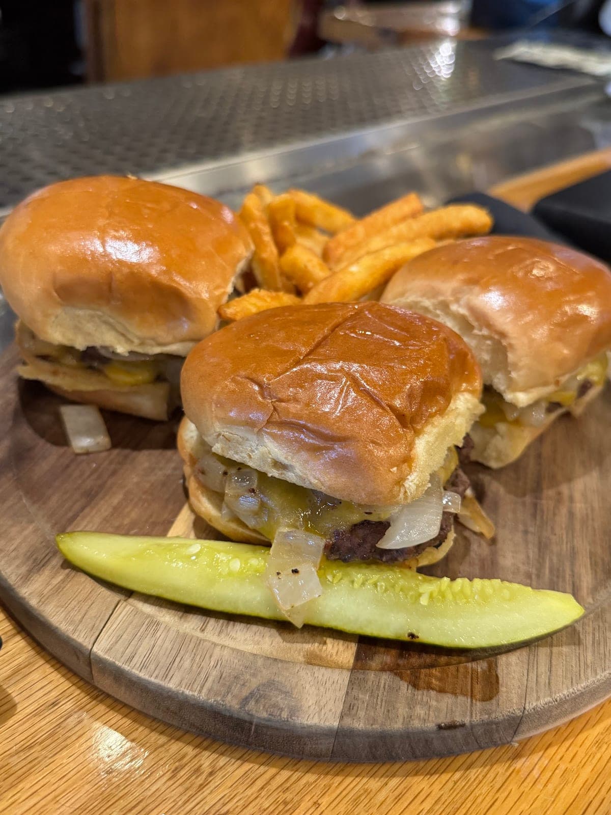 Celebrities Bar and Grill — photo 4
