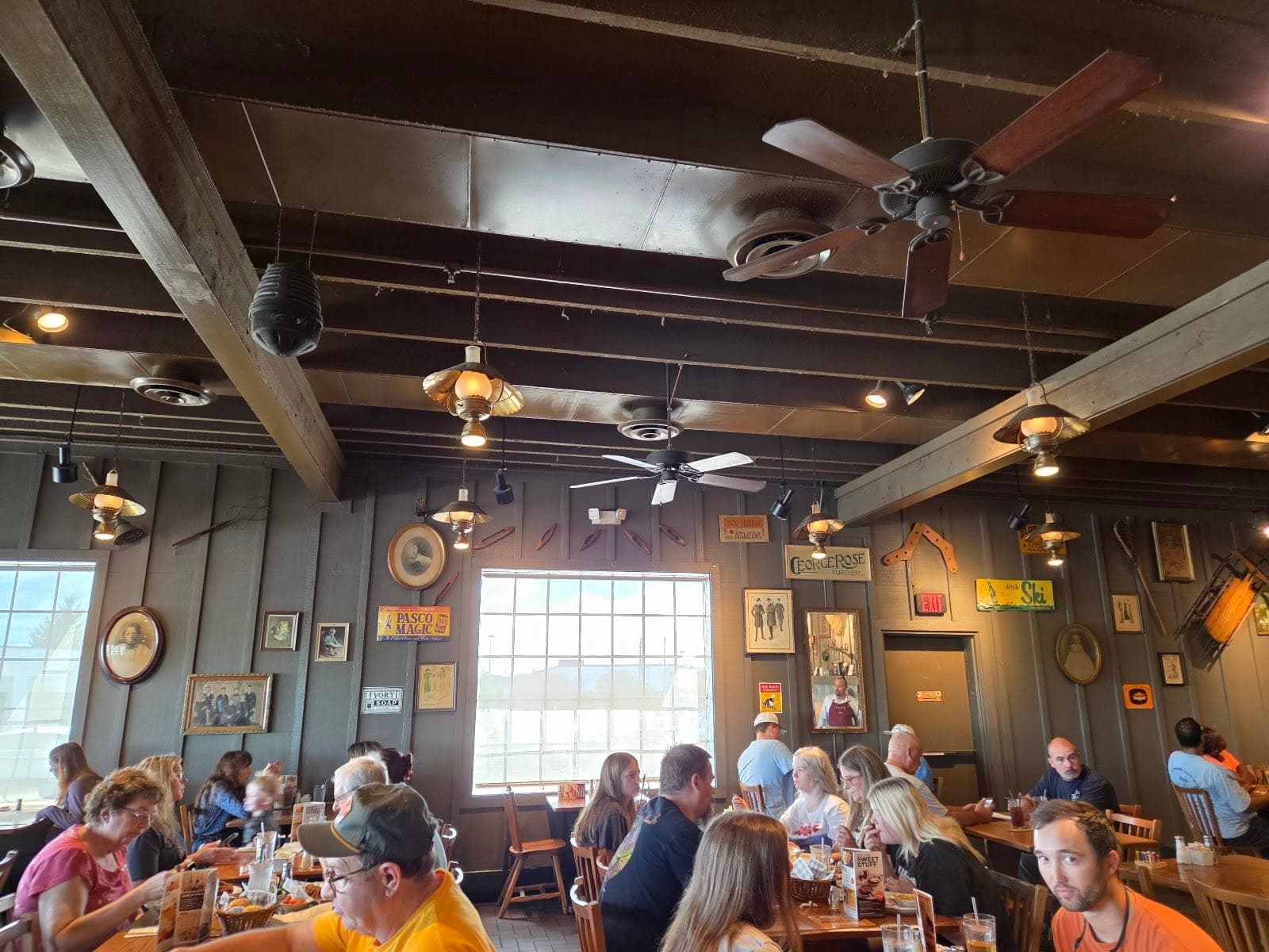 Cracker Barrel Old Country Store — photo 2