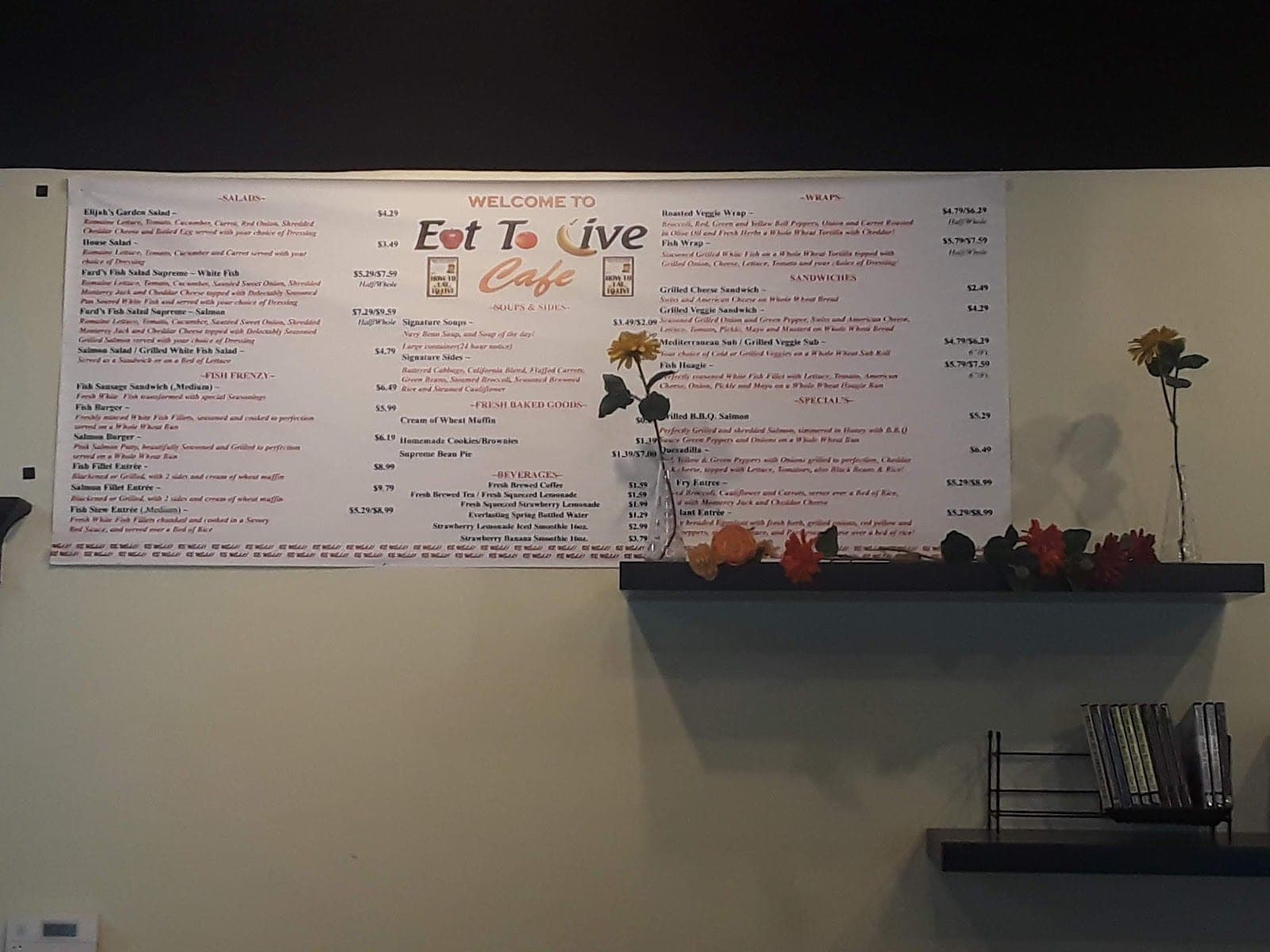 Eat To Live Cafe — photo 1