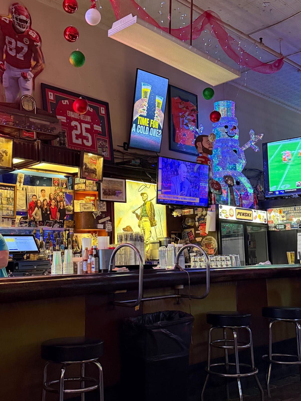The Quaff Bar & Grill — photo 6