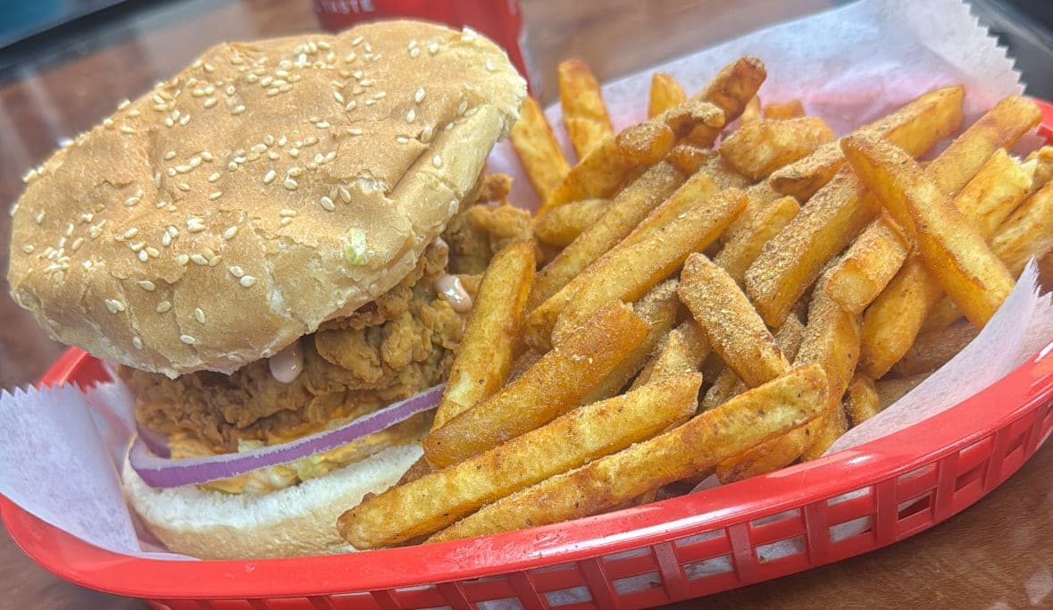 Zinger Chicken Burger — photo 5