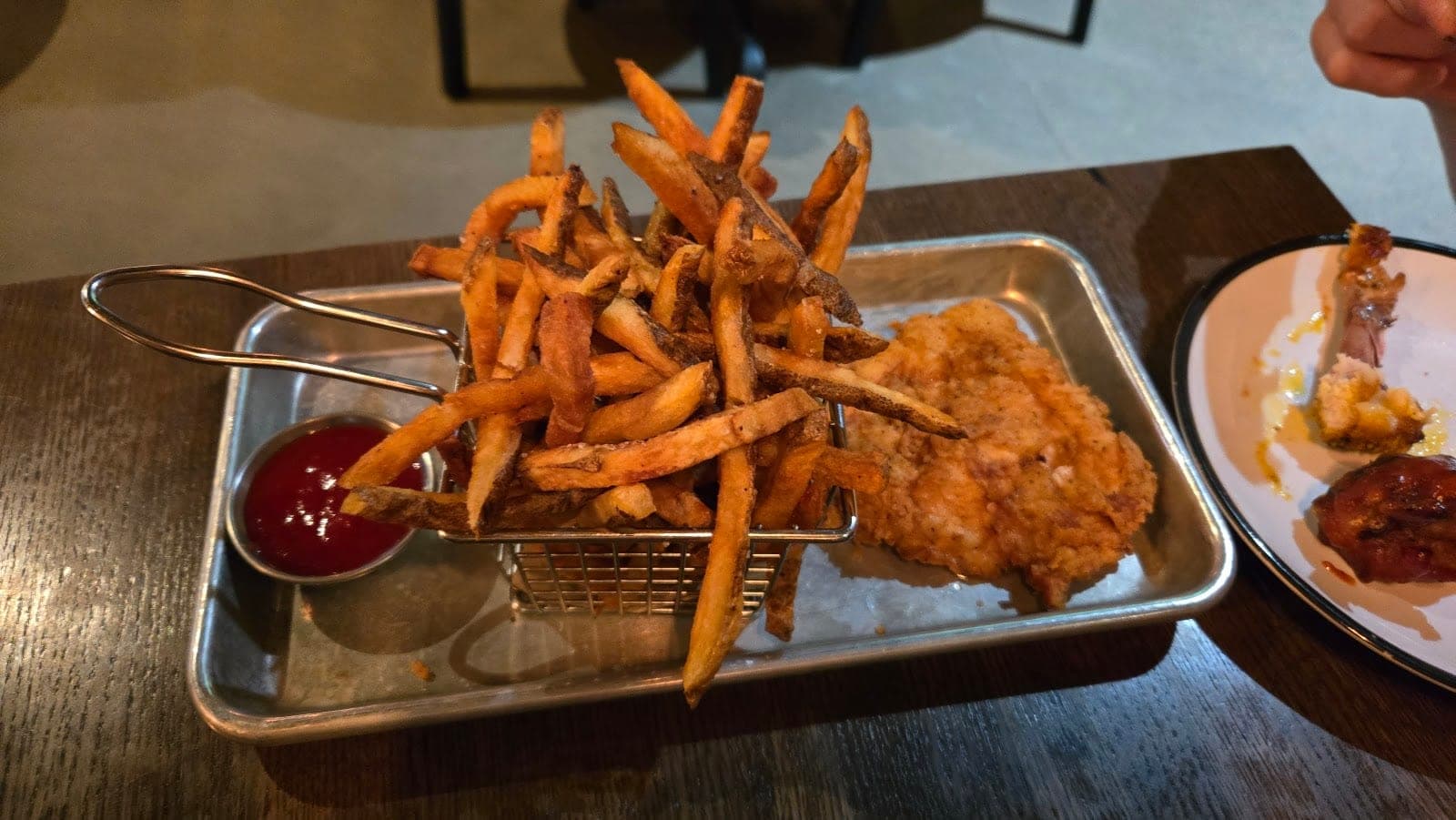 5280 Burger Bar — photo 4