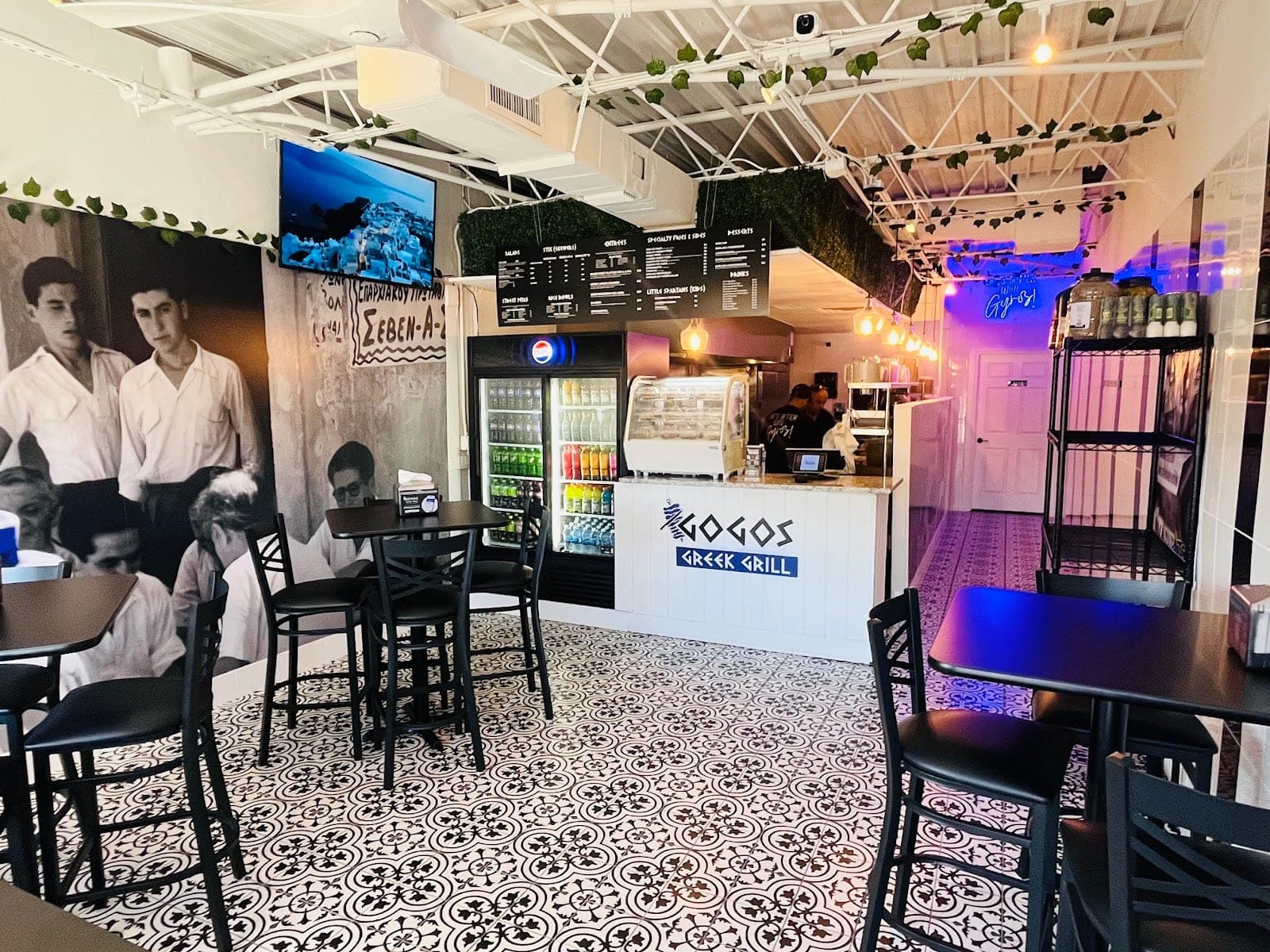 Gogos Greek Grill — photo 2