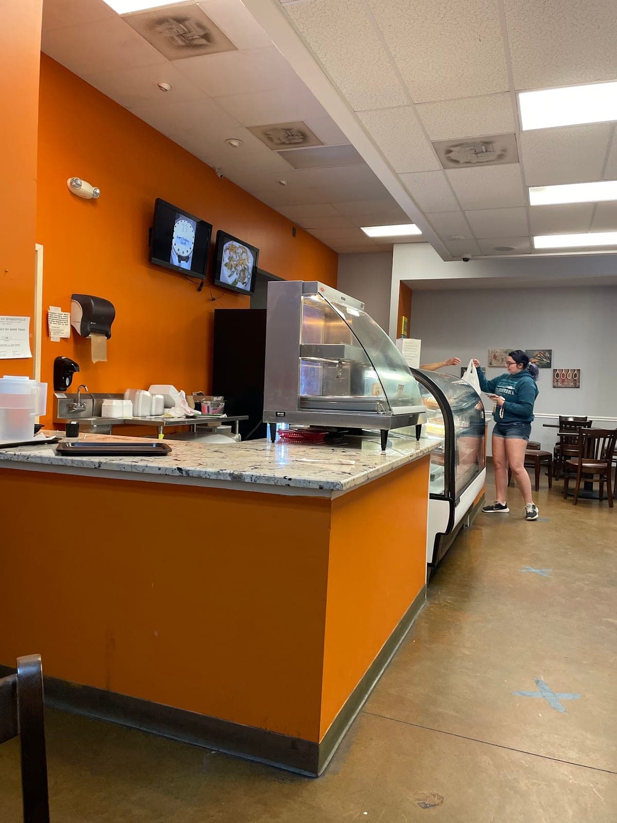 Hot Breads Cafe & Bakery — photo 3