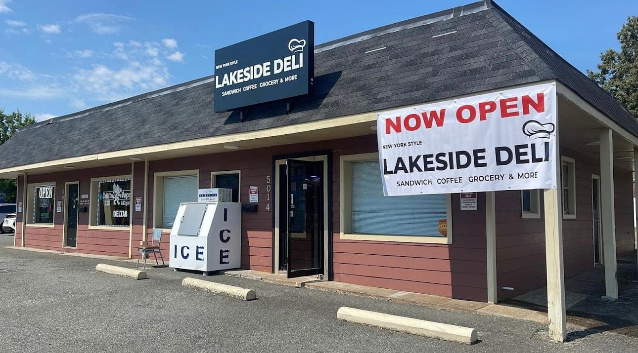 Lakeside Deli — photo 1