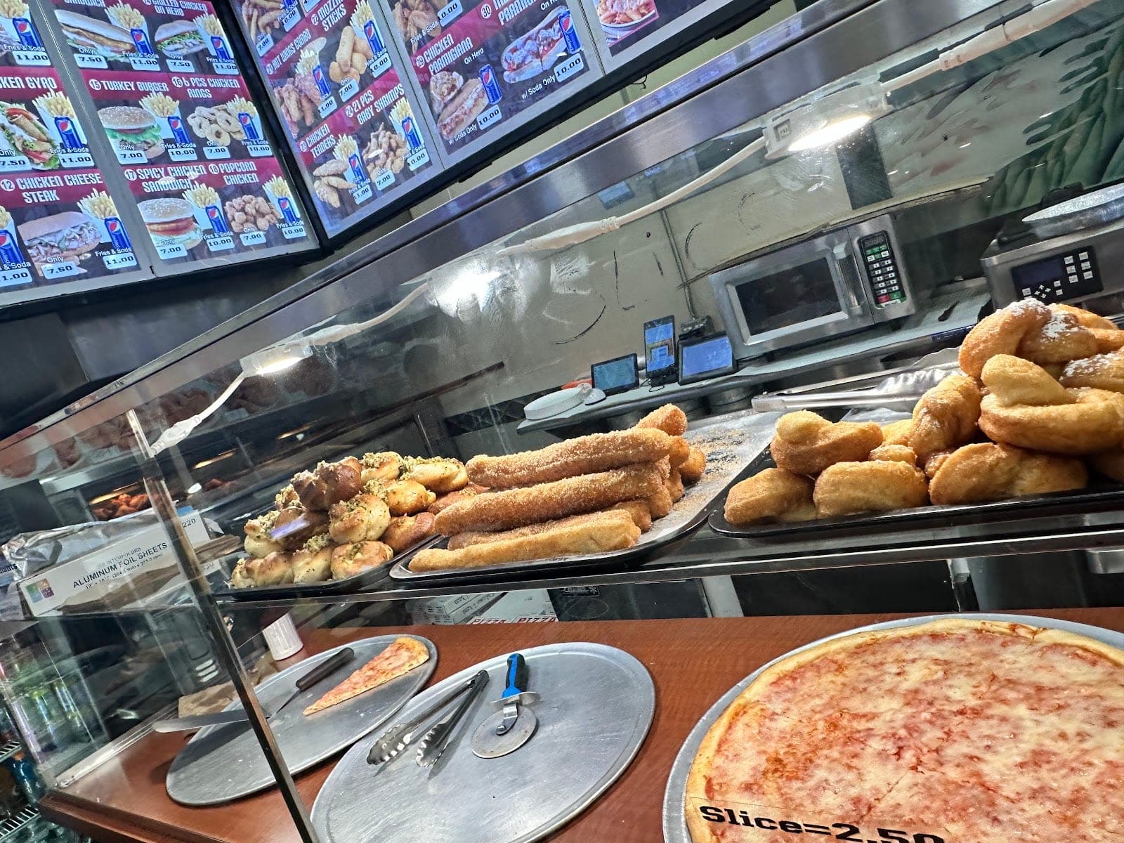 Crown Fried Chicken & Pizza — photo 3